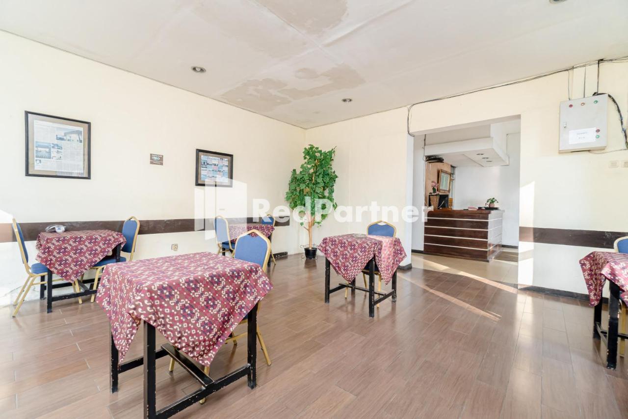 Cherry Pink Hotel Medan Mitra Reddoorz 外观 照片