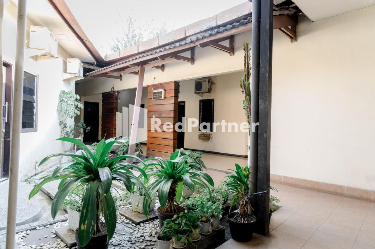 Cherry Pink Hotel Medan Mitra Reddoorz 外观 照片