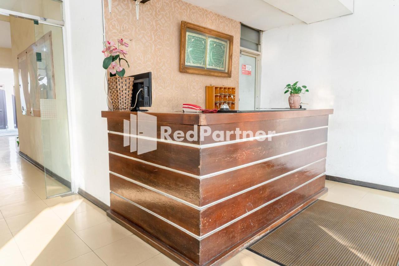 Cherry Pink Hotel Medan Mitra Reddoorz 外观 照片