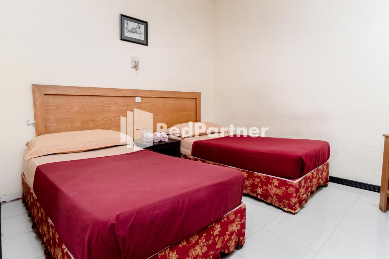 Cherry Pink Hotel Medan Mitra Reddoorz 外观 照片