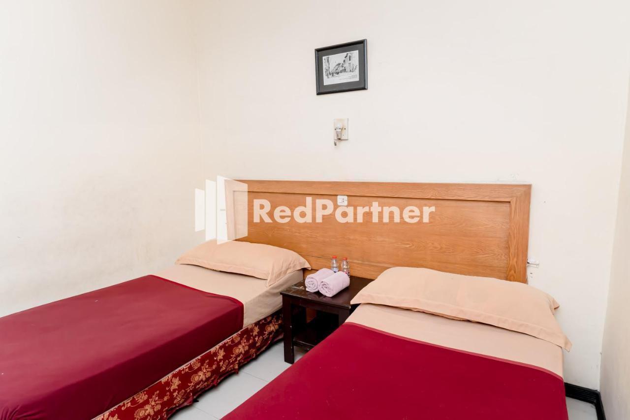 Cherry Pink Hotel Medan Mitra Reddoorz 外观 照片