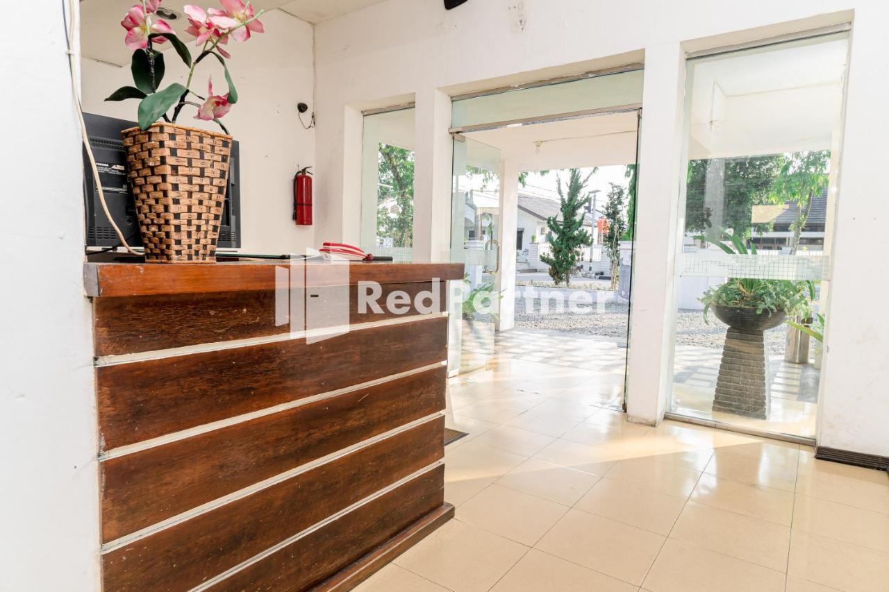 Cherry Pink Hotel Medan Mitra Reddoorz 外观 照片