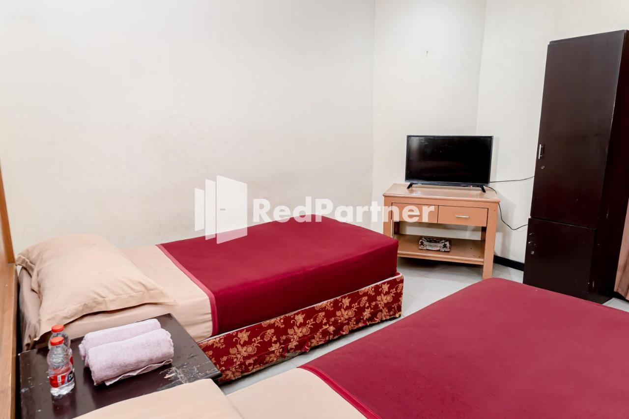 Cherry Pink Hotel Medan Mitra Reddoorz 外观 照片